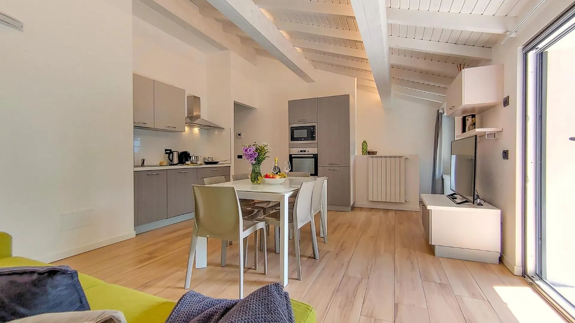 Dascio Salute Ferienwohnung Mit Panorama Balkon Am See